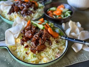 kip ketjap met rijst uit weekmenu 24 van Familie over de Kook