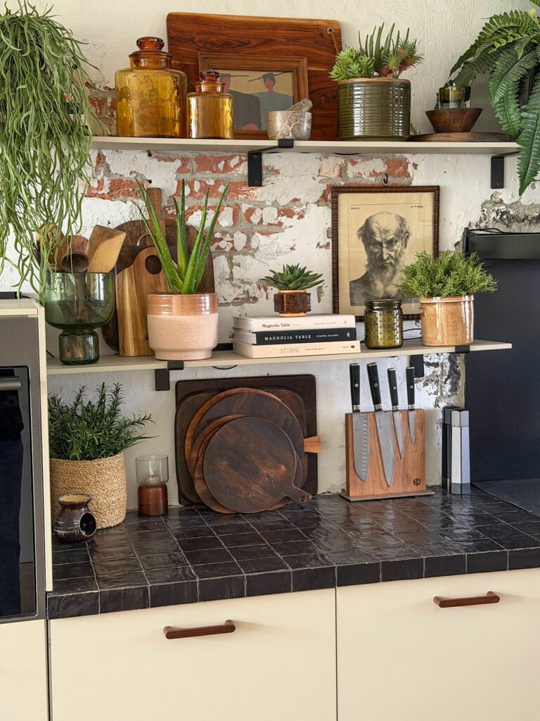 Planken decoratie in de keuken
