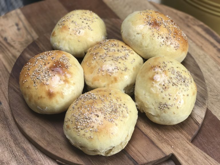 Basisrecept: zelf hamburger "brioche" broodjes maken Basisrecept: zelf hamburger "brioche" broodjes maken