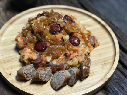 Hutspot 2.0 met gekarameliseerde uien en chorizo
