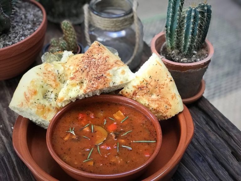 tomatensoep met geroosterde groenten tomatensoep met geroosterde groenten
