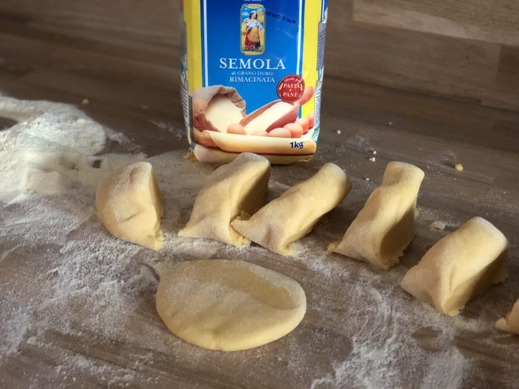 zelf pasta maken met semola bloem