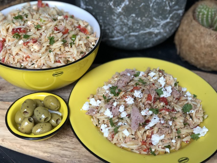 Mediterraanse Orzo salade met tonijn en fetakaas