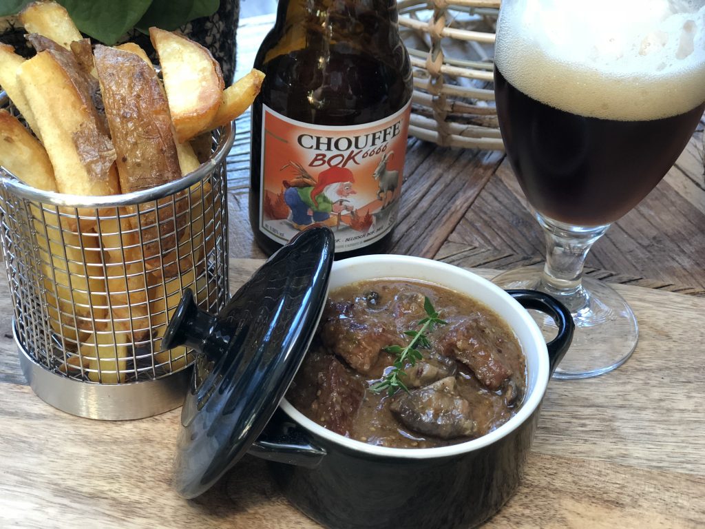 recept Vlaams stoofvlees in bier met mosterd en verse friet