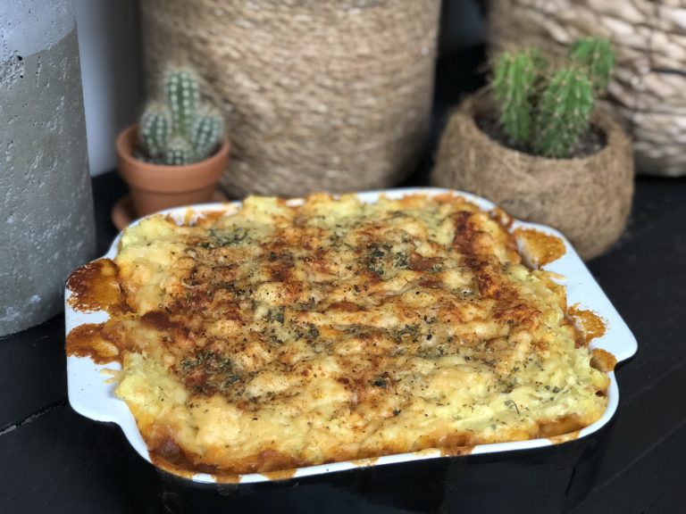 Ovenschotel met prei, paprika en pittig gehakt Ovenschotel met prei, paprika en pittig gehakt