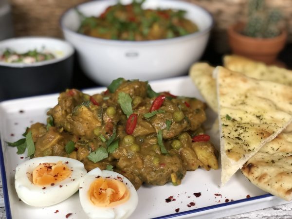 Indiase Curry Met Kip, Aardappel En Groenten - Familie Over De Kook