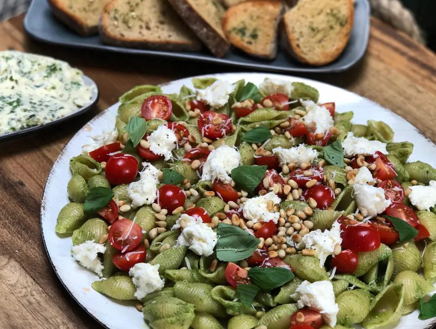 pasta met zelfgemaakte pesto 