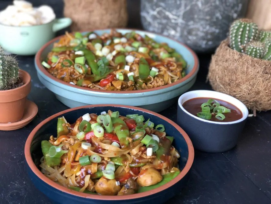 bami met pangangsaus en groenten