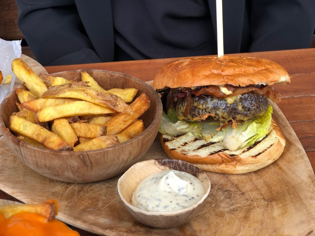 Classic Burger bij Strandzuid in Amsterdam