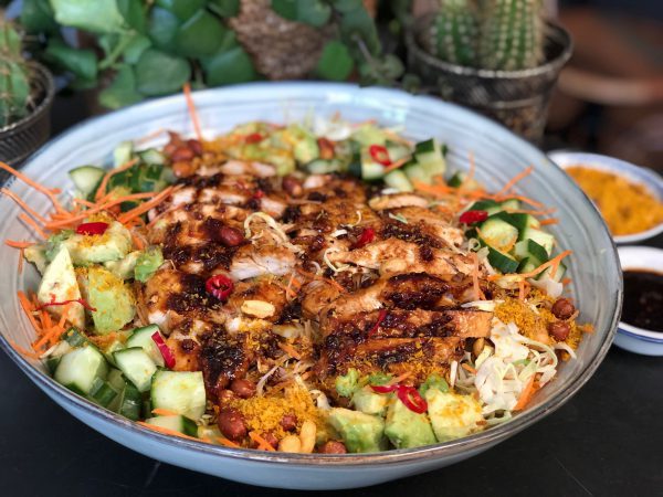 Thaise-noedelsalade-met-pittige-kip