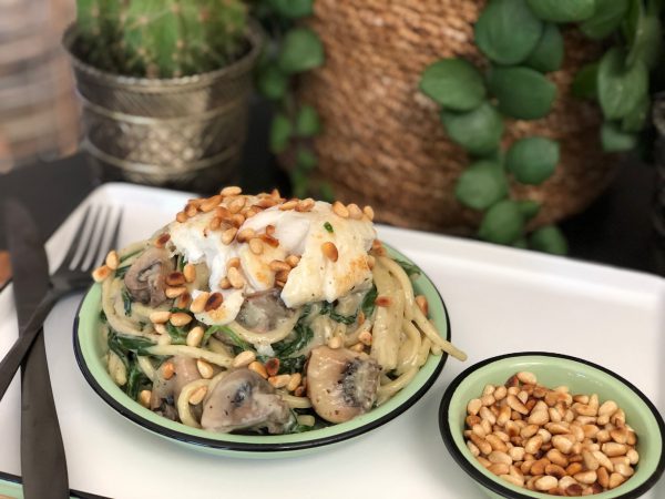 romige pasta met spinazie en schelvis
