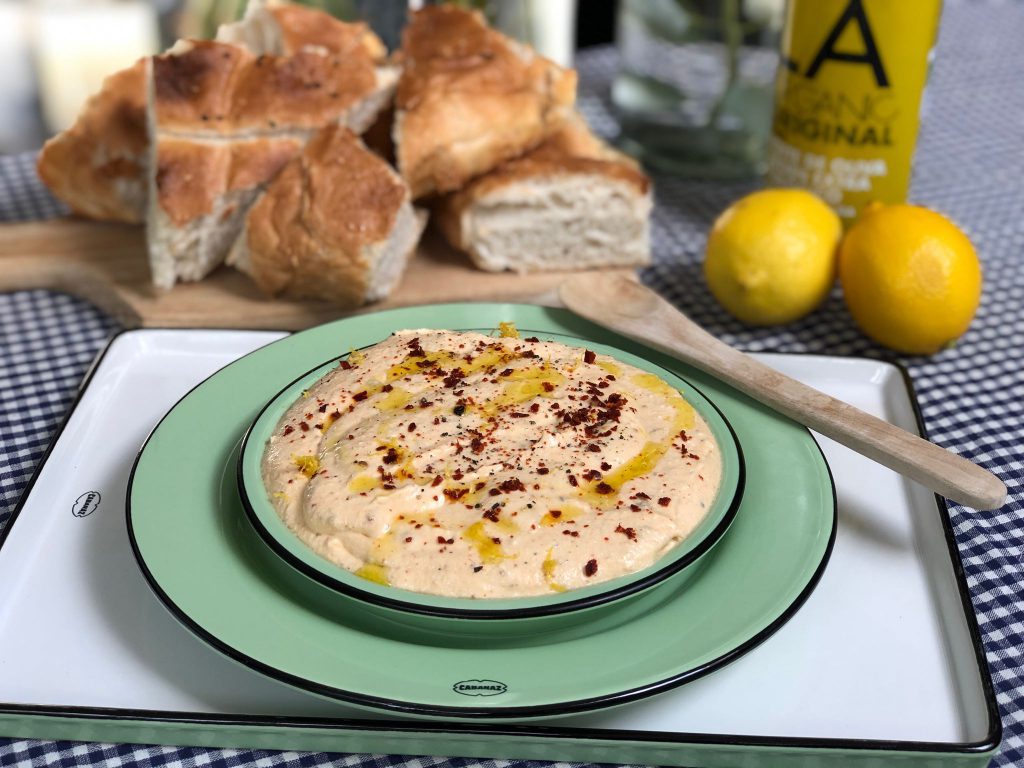 zelf feta spread / dip maken met chilivlokken en citroen