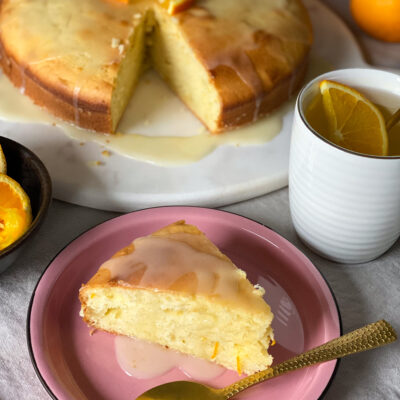 sinaasappelcake met Griekse yoghurt en sinaasappelglazuur
