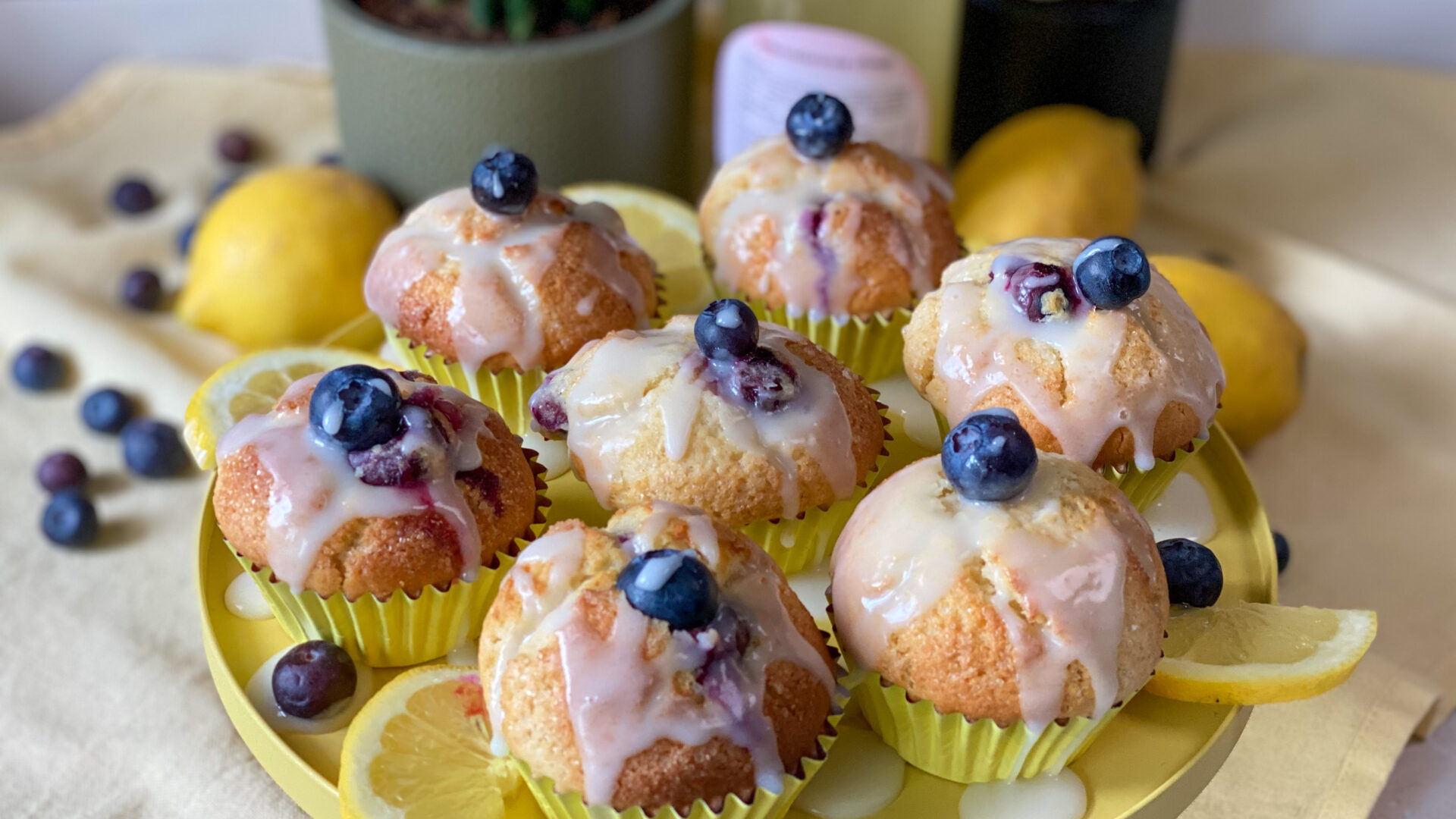 Cupcakes met citroen en blauwe bessen