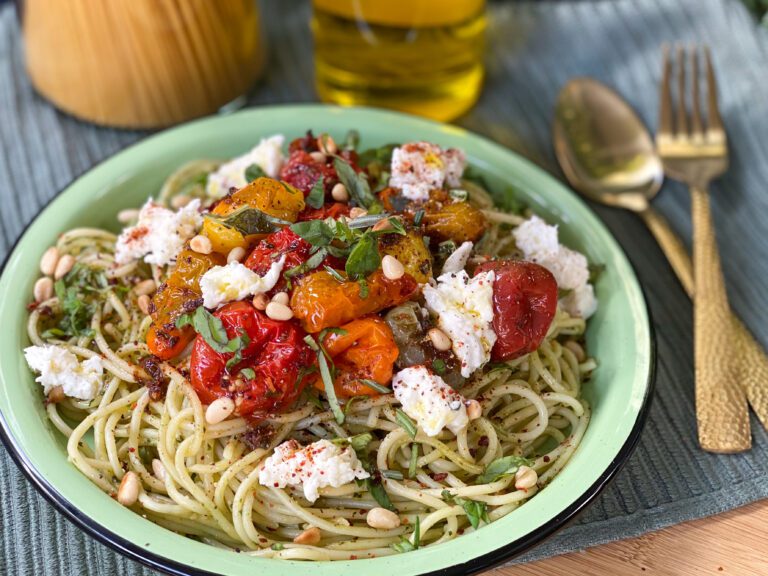 pasta pesto met geroosterde tomaten pasta pesto met geroosterde tomaten