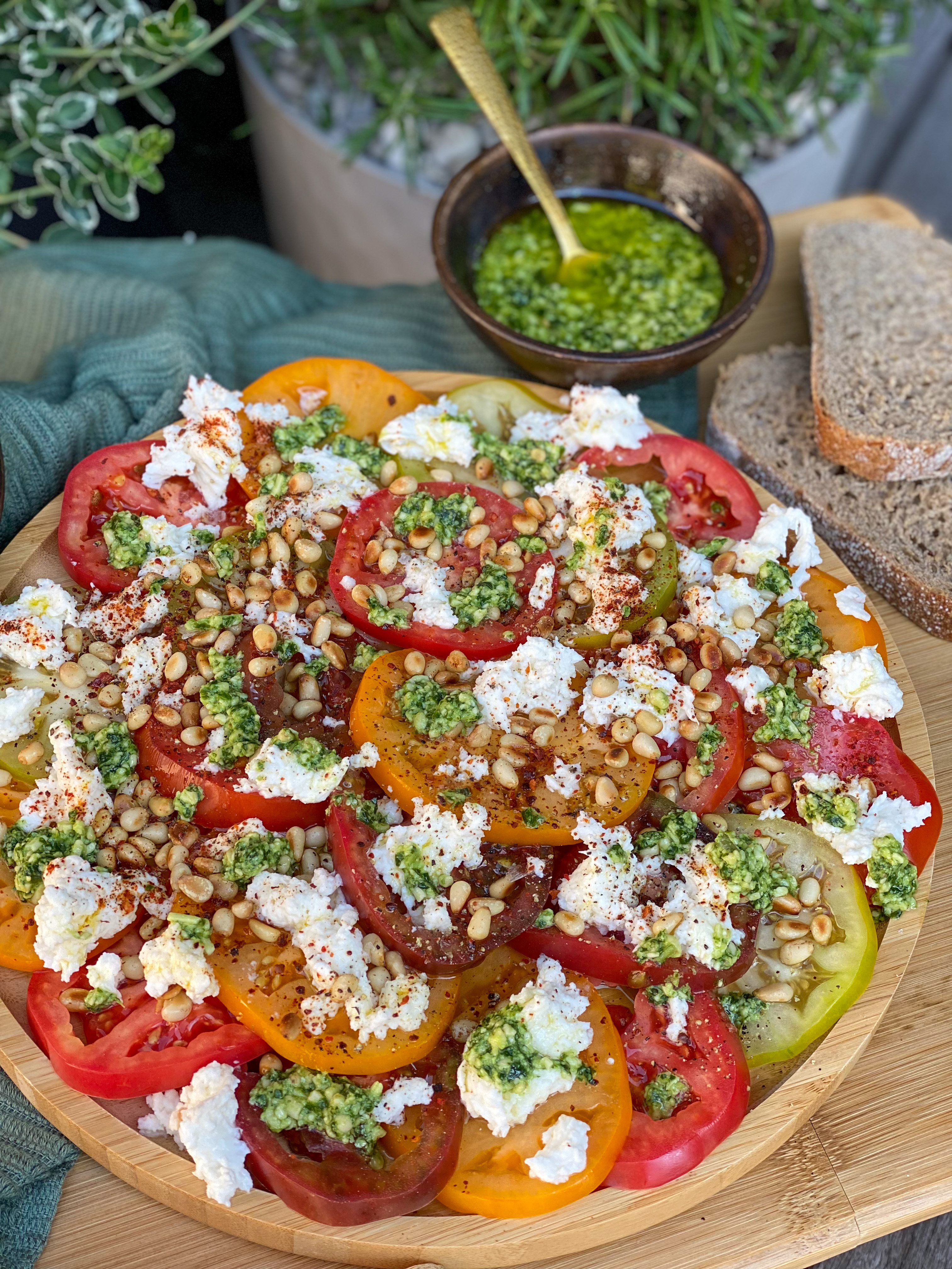 Observatie formaat programma Tomatensalade met pesto en mozzarella - Familie over de kook