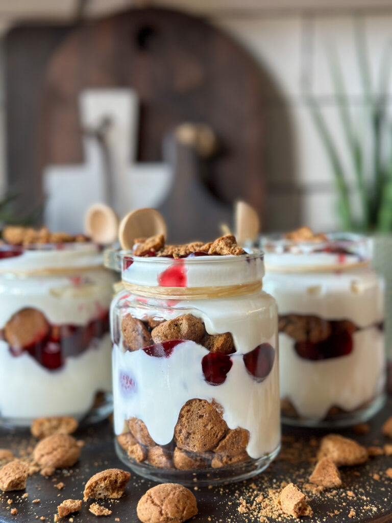 Sinterklaastoetje met kruidnoten en yoghurt 
