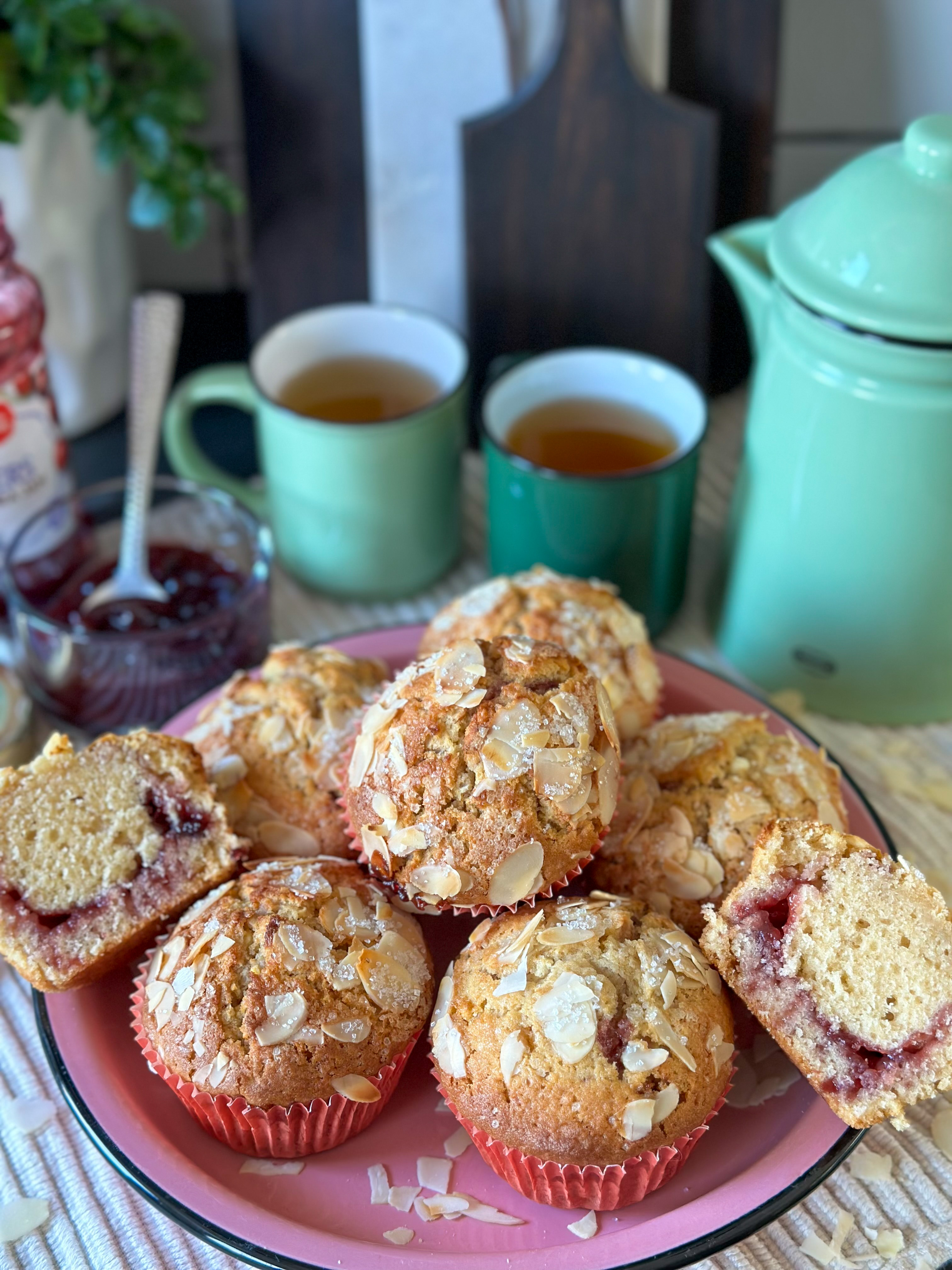 muffins met kersenjam