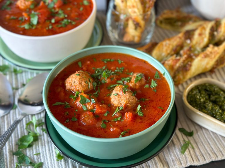 tomatensoep met chipotle en balletjes