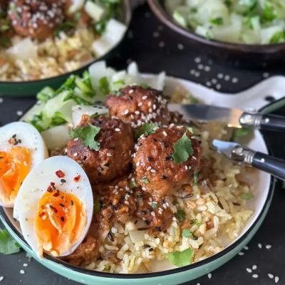 Familie over de Kook weekmenu 22-2023 gehaktballetjes in chipotle pindasaus