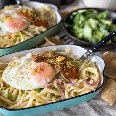 Familie over de Kook weekmenu 32-2023 Chinese bami met prei en ham