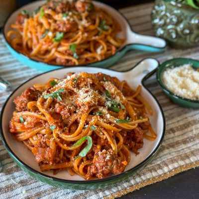 spaghetti in tomatensaus met gehakt: makkelijk en smaakvol spaghetti in tomatensaus met gehakt