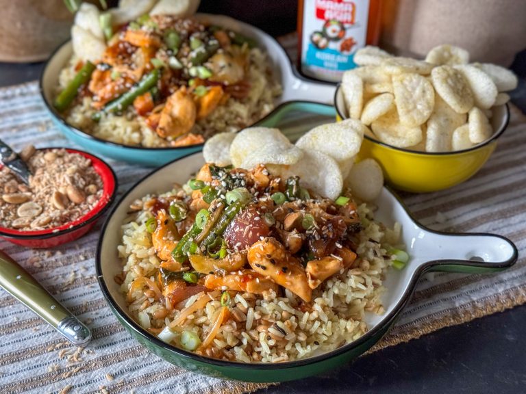 Kip in Koreaanse bbq saus kip in Koreaanse bbq saus met rijst en roerbakgroenten