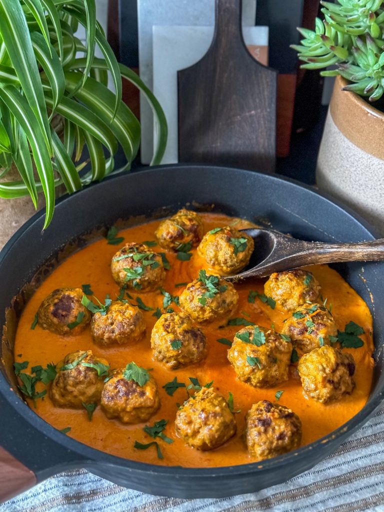 gehaktballetjes in curry madras roomsaus