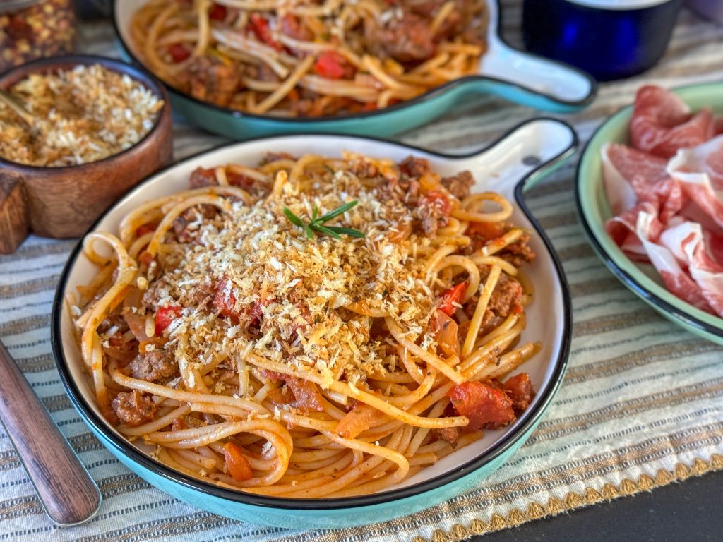 pasta in tomatensaus met witte wijn