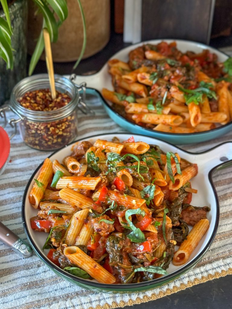 pasta in tomatensaus met cajun specerijen