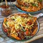 pasta in tomatensaus met cajunkruiden