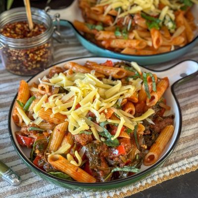 Pasta in tomatensaus met cajunkruiden pasta in tomatensaus met cajunkruiden