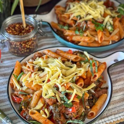 pasta in tomatensaus met cajunkruiden