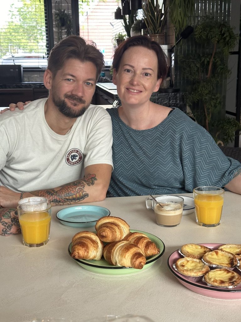 Thuis bij familie over de kook: Augustus