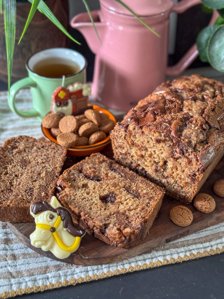 bananenbrood met kruidnoten en chocolade