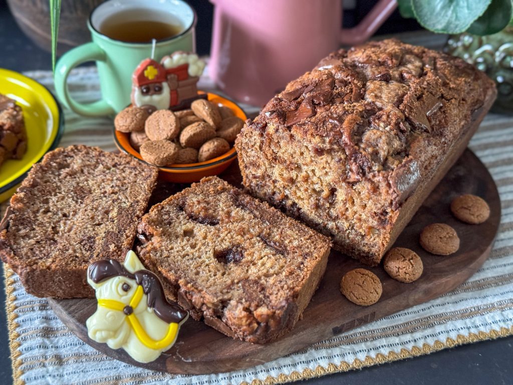 bananenbrood met kruidnoten en chocolade