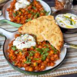 kikkererwten in kruidige tomatensaus
