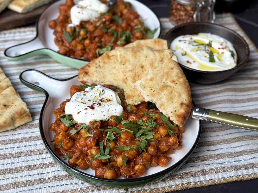 kikkererwten in kruidige tomatensaus