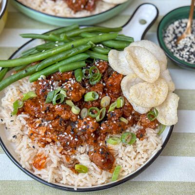 Deze kruidige gehaktsaus met gochujang is bij ons thuis favoriet Gehakt met gochujang en oestersaus met rijst en sperziebonen