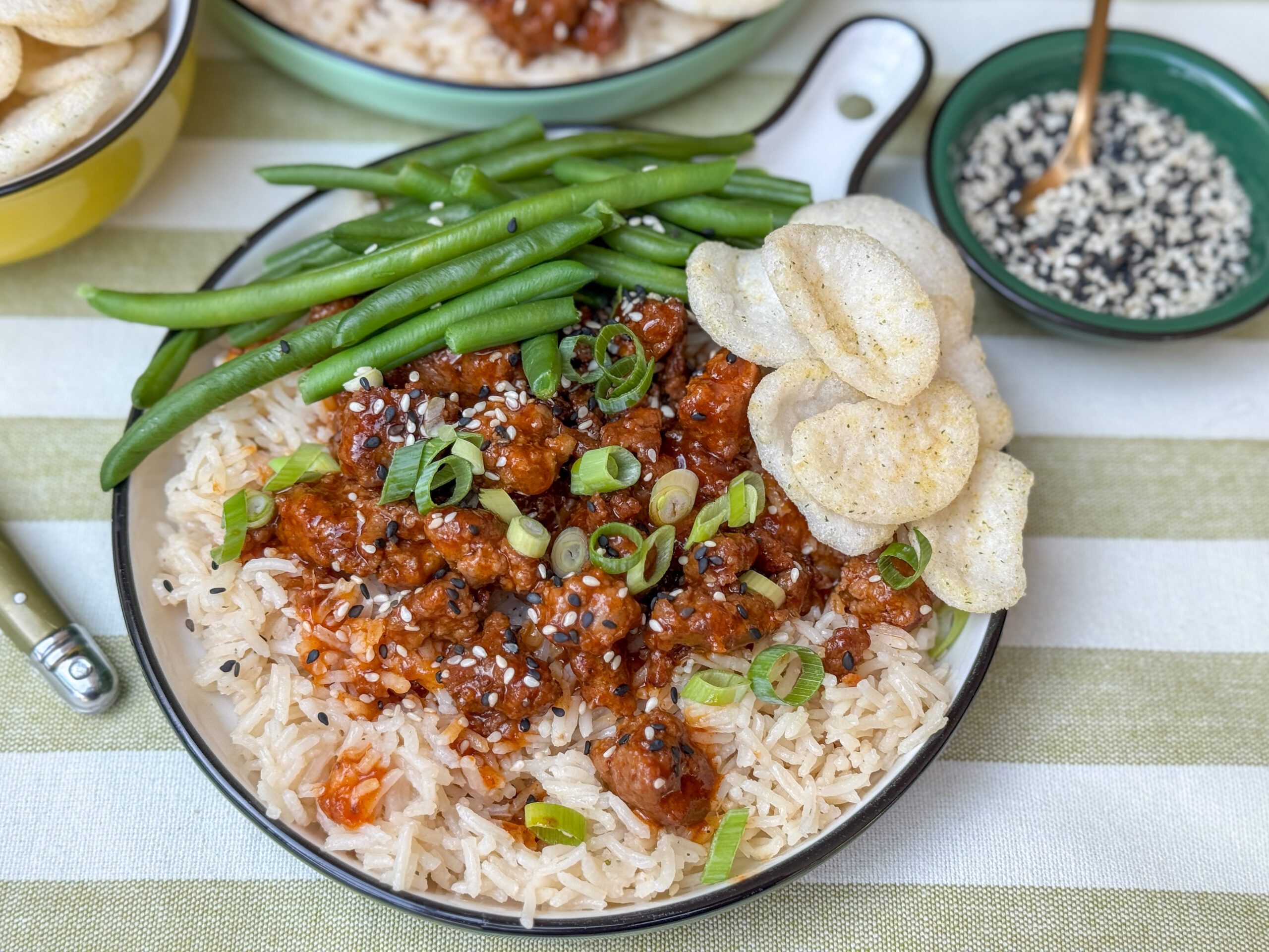 Gehakt met gochujang en oestersaus met rijst en sperziebonen
